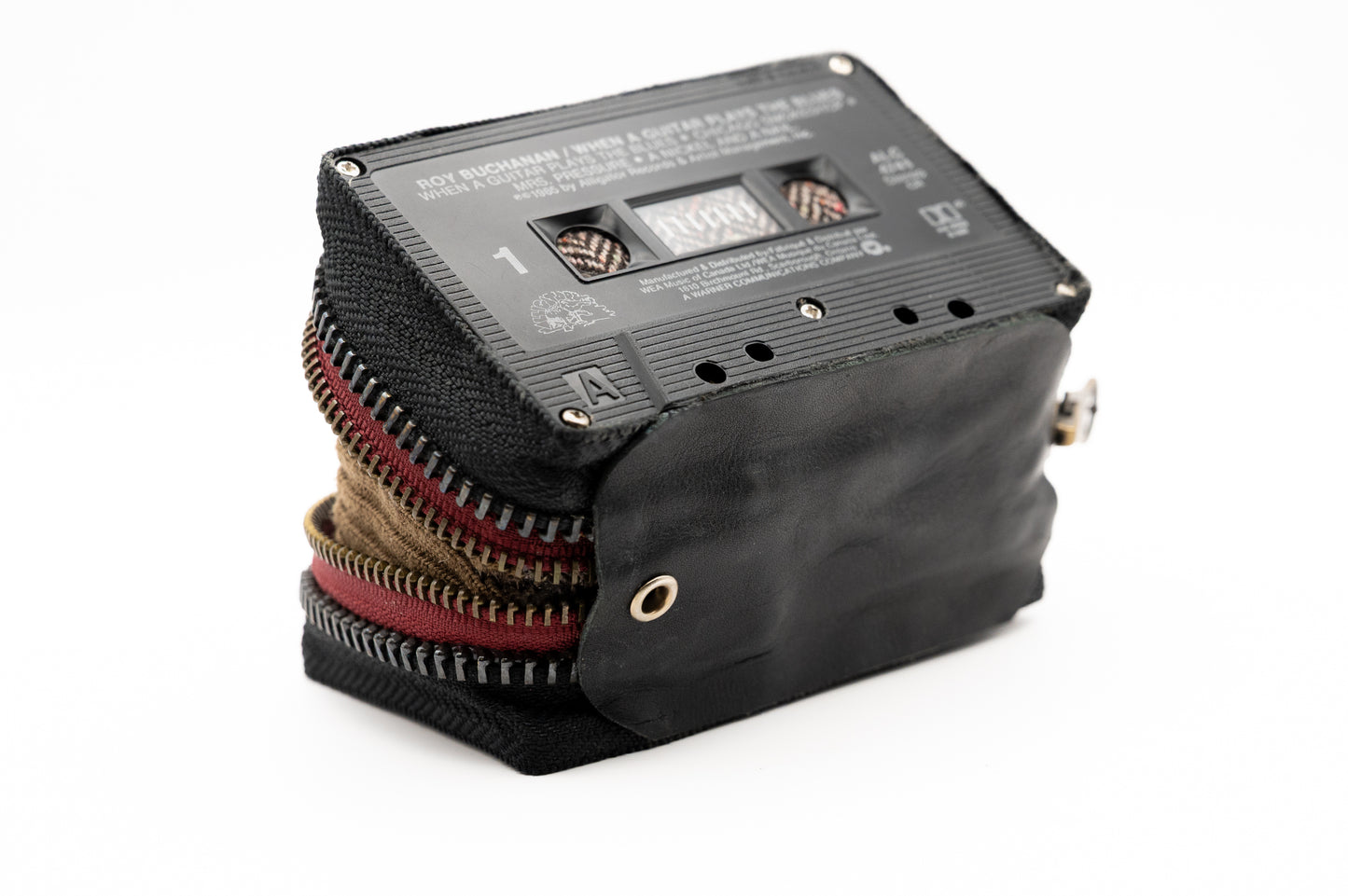 🪡🎩 TWEED and BLUES 🎸🖤🎵 - Collezione Collezione classic - Acquista su Ziptape.it - Portafoglio Artigianale in Musicassetta