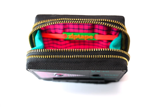 ᴺᴼᵂ ᴾᴸᴬᵞᴵᴺᴳ♫♬♪ Teachers leave the kids alone - Pink Floyd