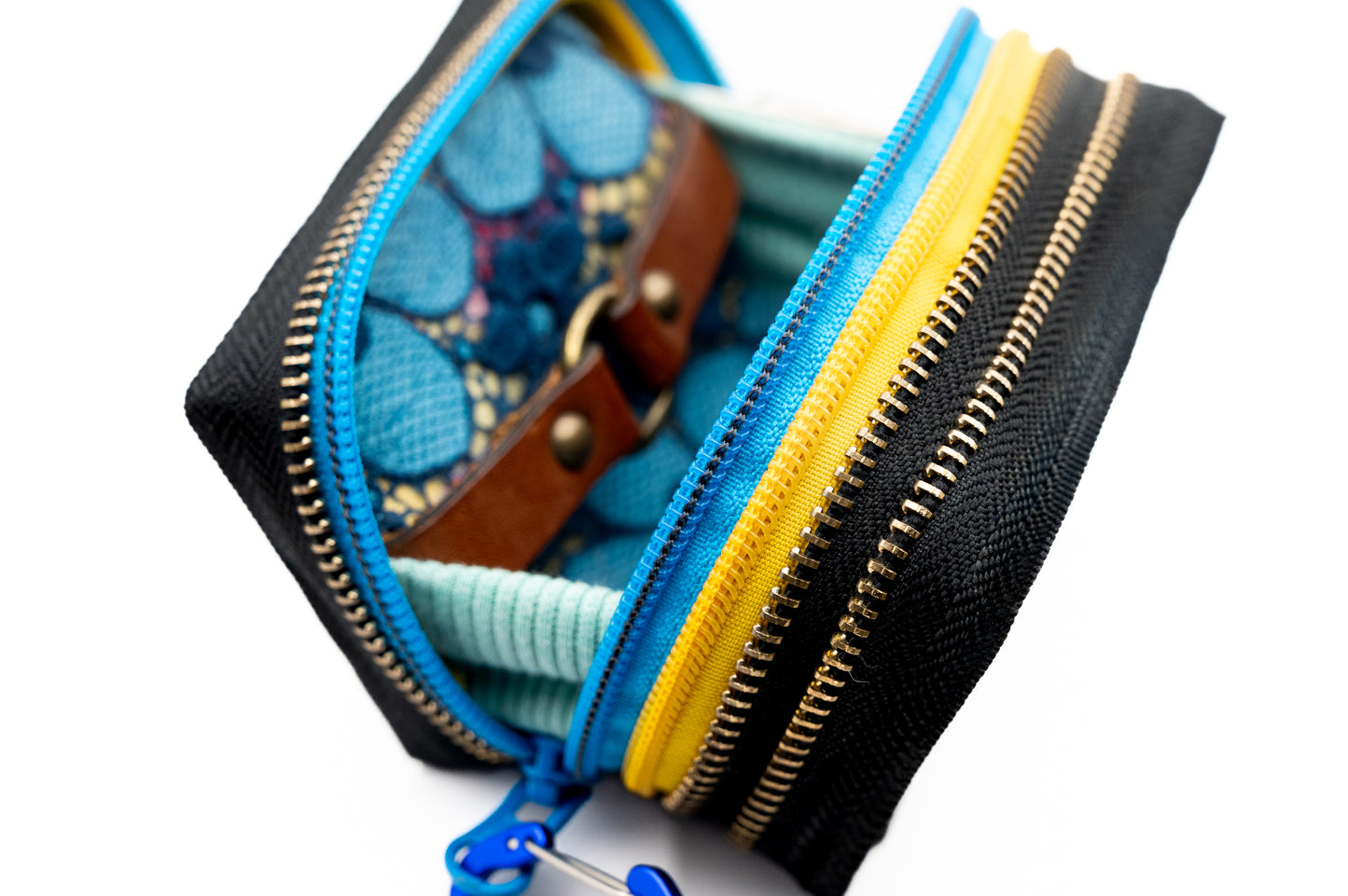 Rapsodia in blu  Gershwin 🎹💙🎶 - Collezione Collezione ziptape - Acquista su Ziptape.it - Portafoglio Artigianale in Musicassetta