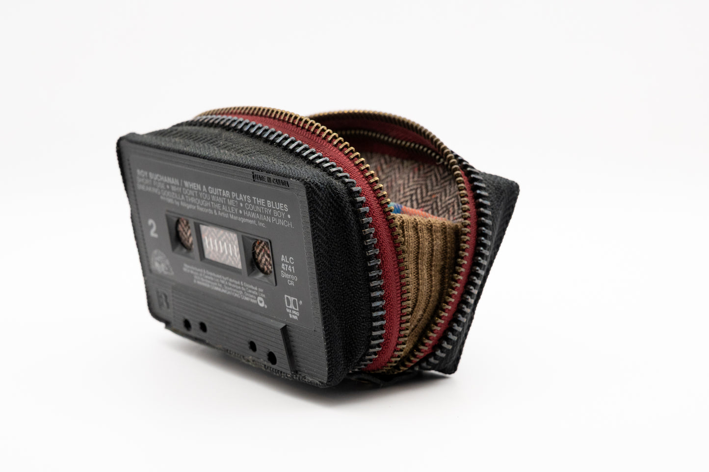 🪡🎩 TWEED and BLUES 🎸🖤🎵 - Collezione Collezione classic - Acquista su Ziptape.it - Portafoglio Artigianale in Musicassetta