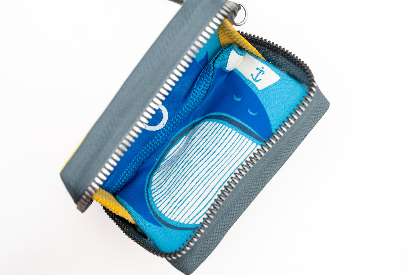 🐳 Il libricino magico 🐠🪄 - Collezione Collezione ziptape - Acquista su Ziptape.it - Portafoglio Artigianale in Musicassetta