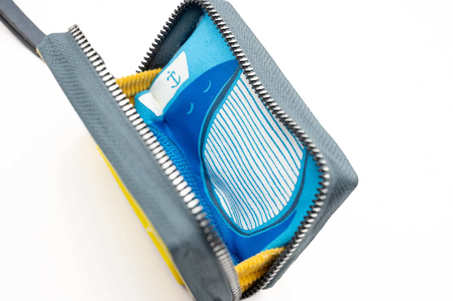 🐳 Il libricino magico 🐠🪄 - Collezione Collezione ziptape - Acquista su Ziptape.it - Portafoglio Artigianale in Musicassetta