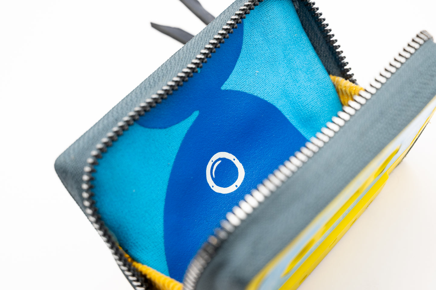 🐳 Il libricino magico 🐠🪄 - Collezione Collezione ziptape - Acquista su Ziptape.it - Portafoglio Artigianale in Musicassetta