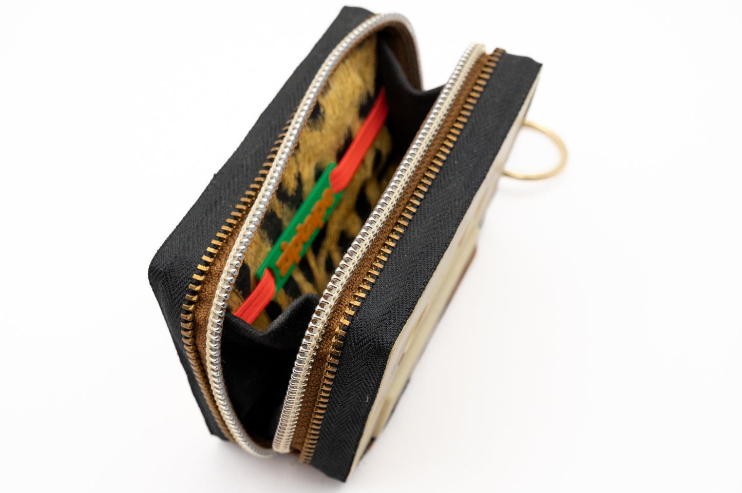 👁️💄✨ Renato Zero - Voyer 🐆 - Collezione Collezione classic - Acquista su Ziptape.it - Portafoglio Artigianale in Musicassetta