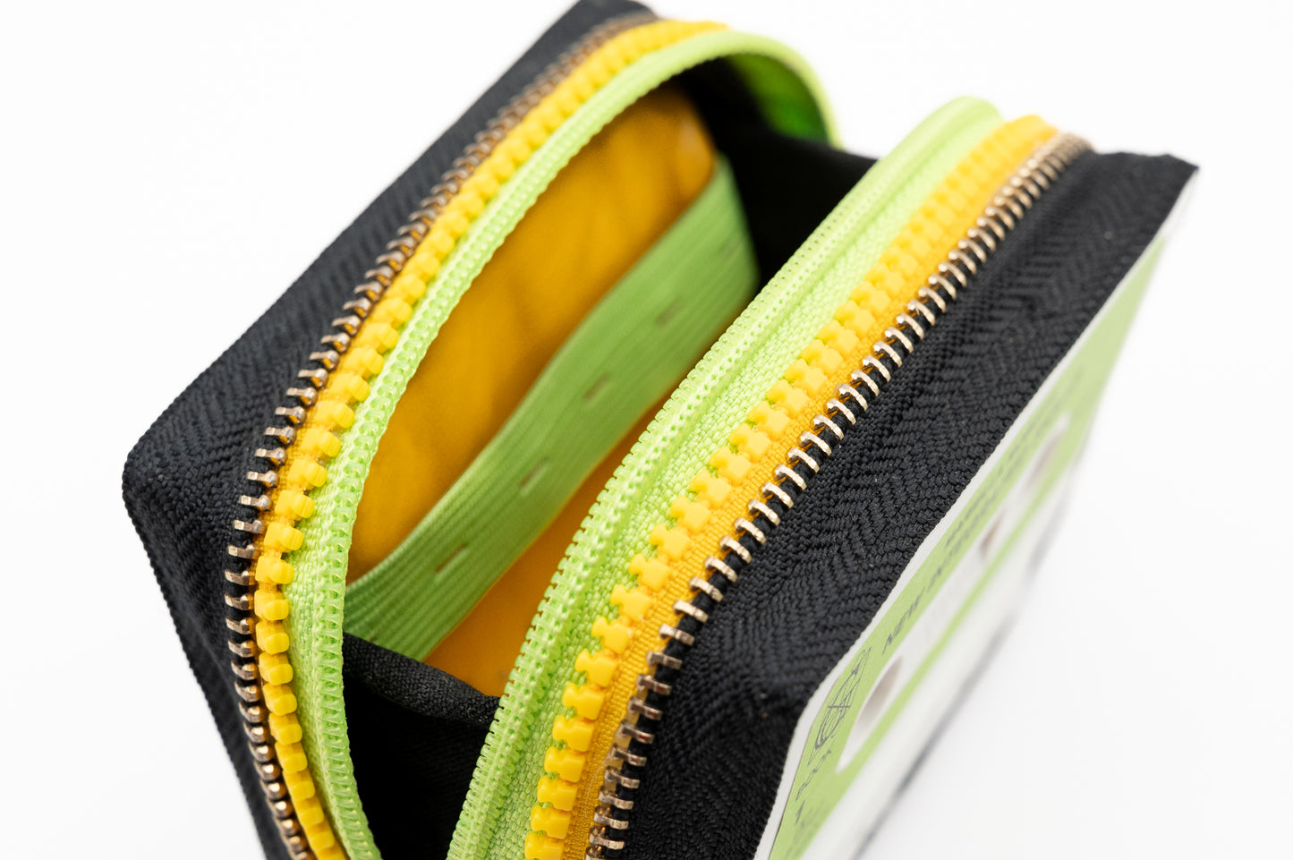 ✏️🇬🇧 New Integrated Skill 📗🎧 - Collezione Collezione classic - Acquista su Ziptape.it - Portafoglio Artigianale in Musicassetta